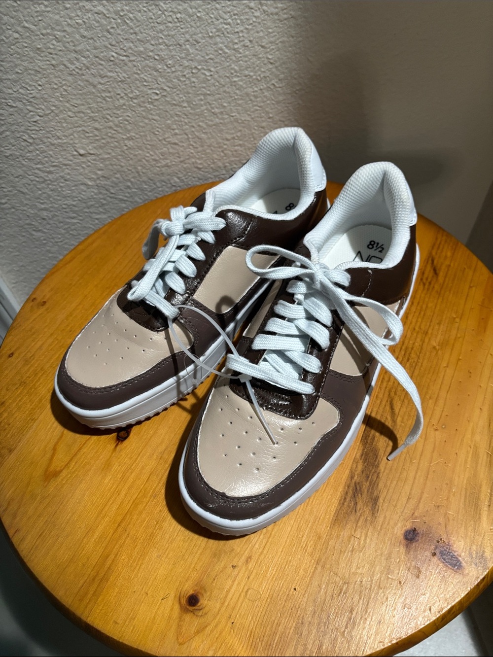 No Boundaries Men’s Brown & Beige Low-Top Lace-Up Sneakers 8.5 NWOT